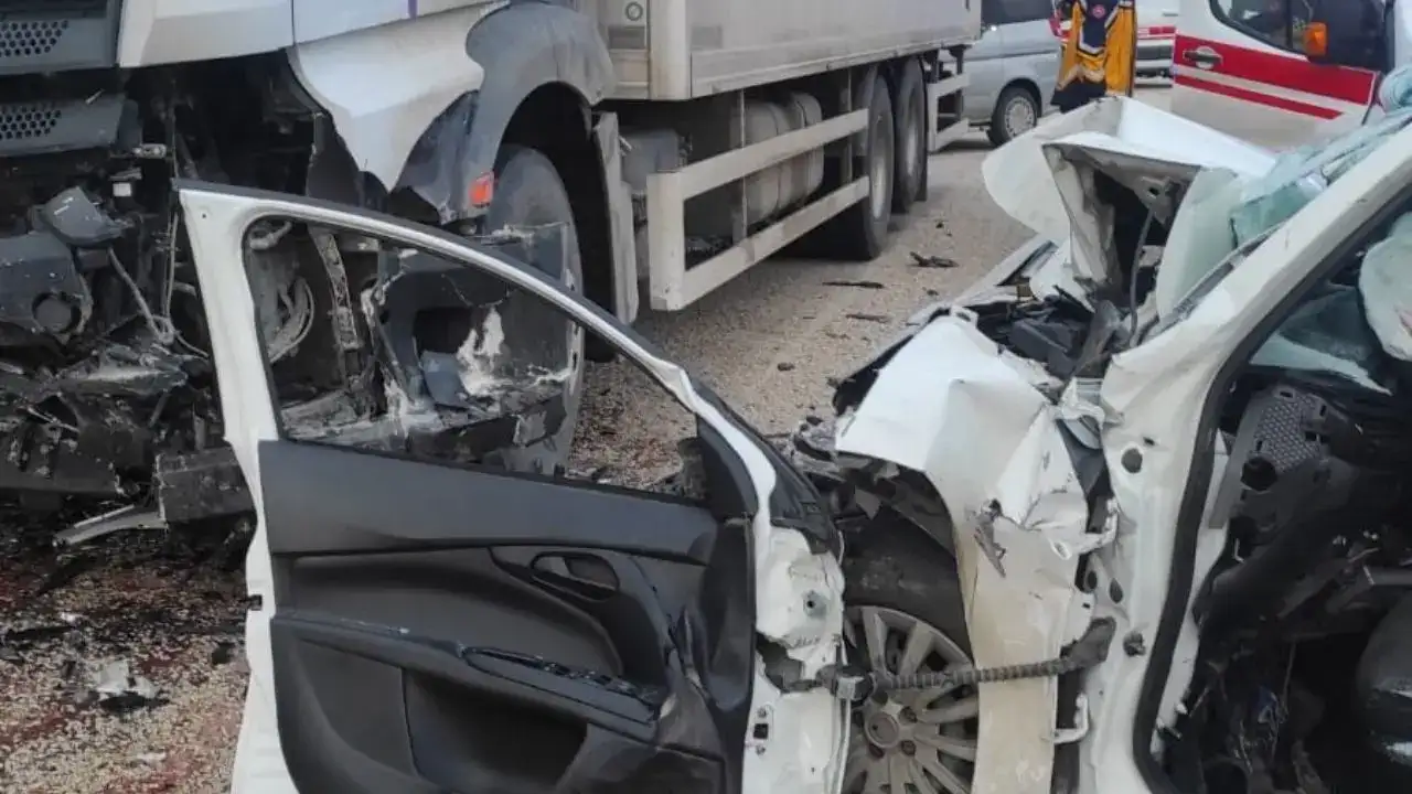 Isparta’da Kahreden Kaza: İki Genç TIR Altında Can Verdi! 1